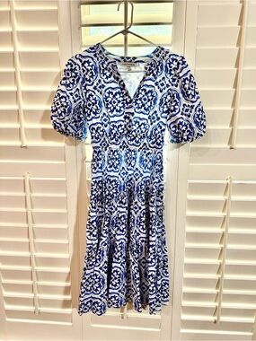 Tile-Print Puff-Sleeve Midi Dress in Blue and White